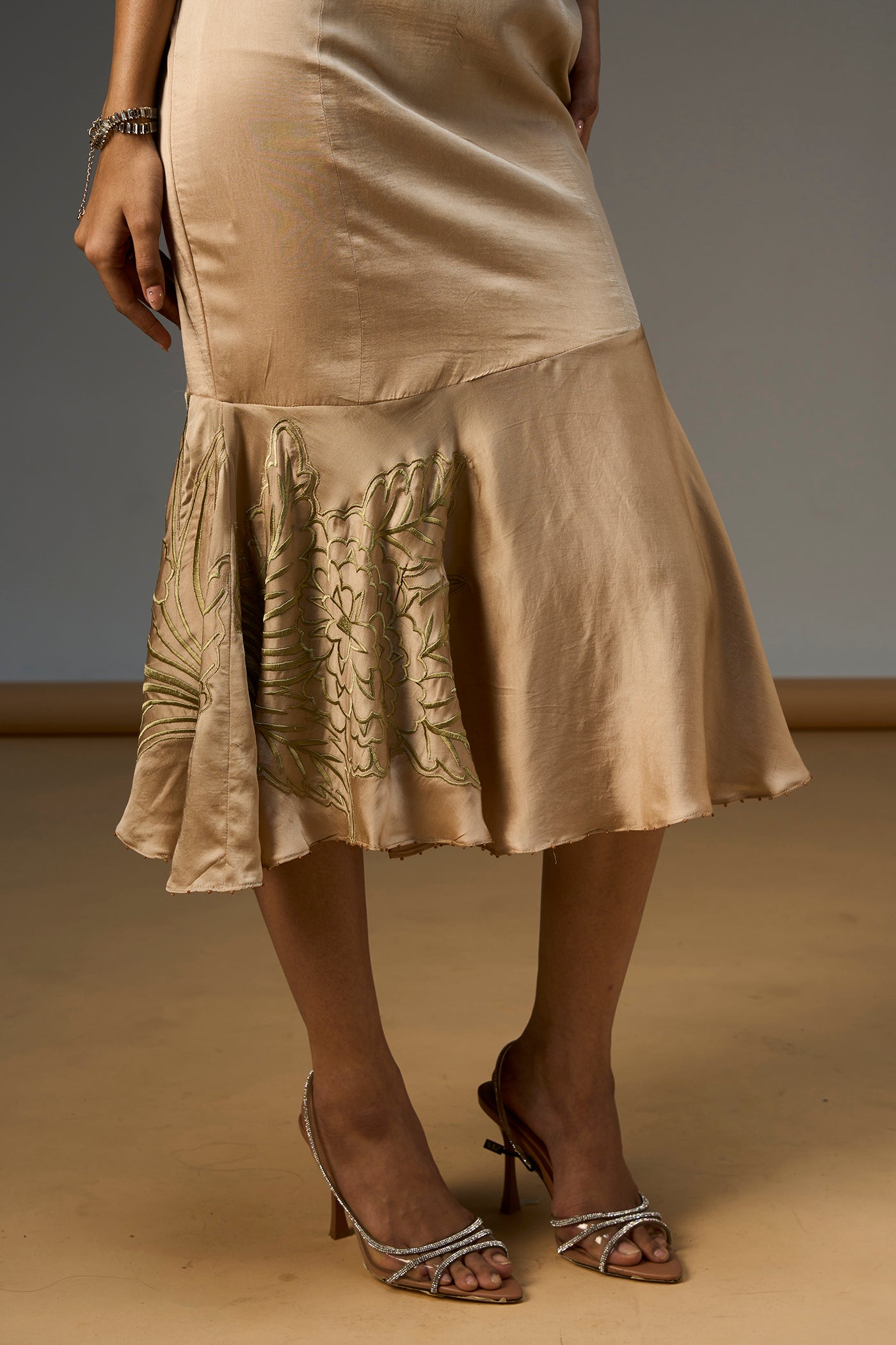 LEHR OFF SHOULDER STRUCTURED MIDI DRESS