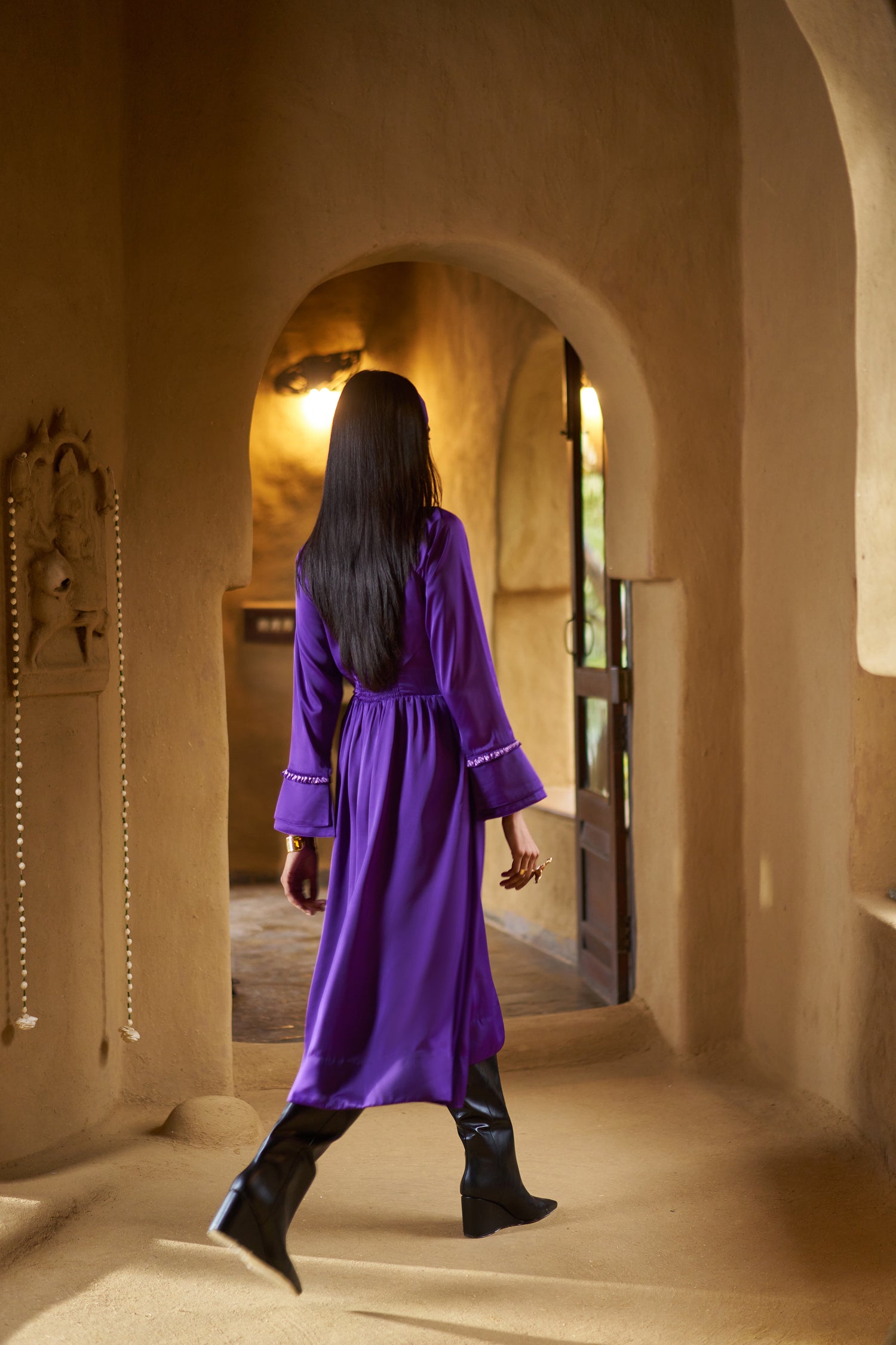 EESH MAGNETIC DRESS