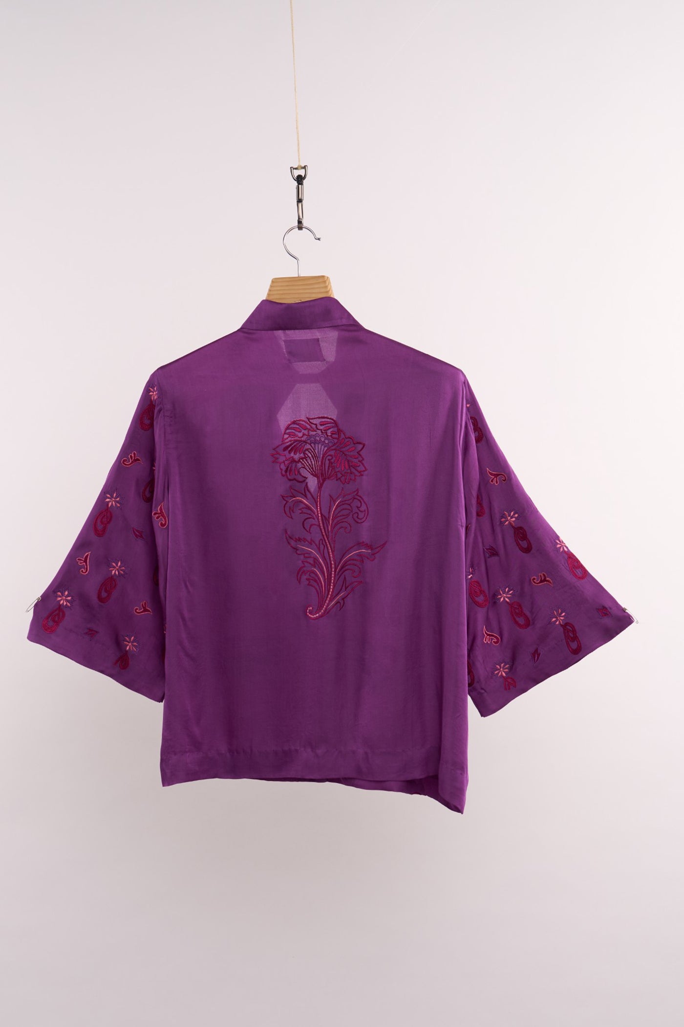 LEHR V NECK SHIRT